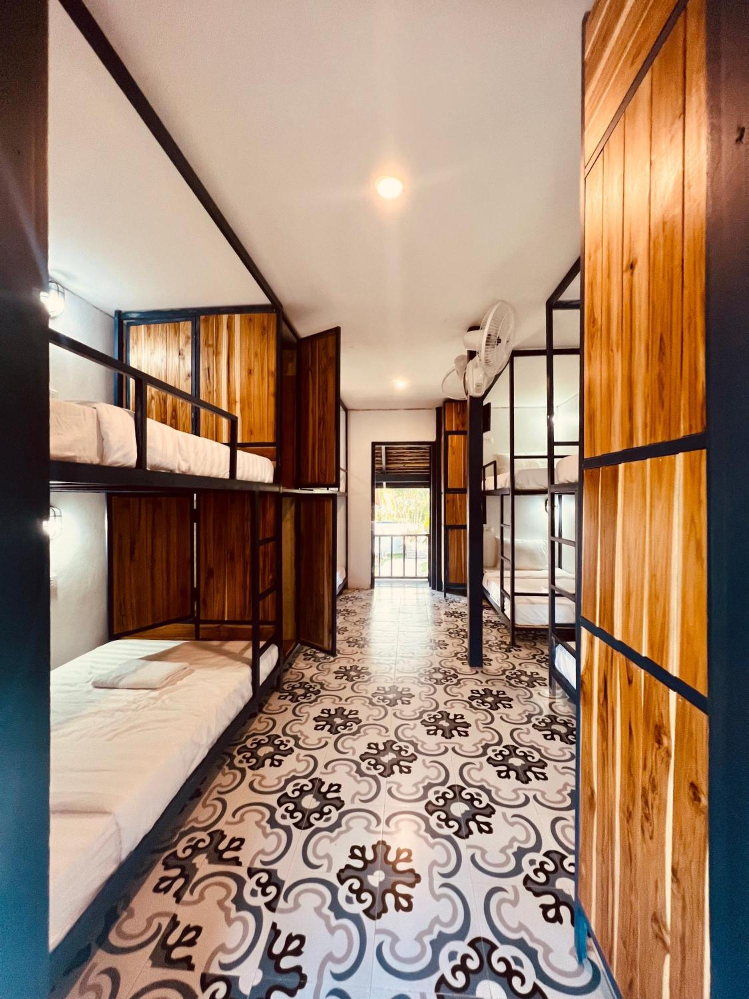 The Jam Hostel Luang Prabang Esterno foto